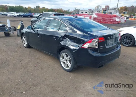 2015 Volvo S60 T5 Premier z USA, uszkodzony, nr VIN YV126MFK3F1344734